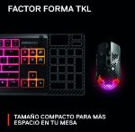 Compact TKL keyboard with RGB keys and a glowing gaming mouse on a black background; includes the phrases 'FACTOR FORMA TKL' and 'TAMAÑO COMPACTO PARA MÁS ESPACIO EN TU MESA'