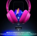Pink over-ear headphones surround a smartphone with a Bluetooth icon, advertising wireless game-and-mobile audio via 2.4 GHz and Bluetooth (Spanish text included).